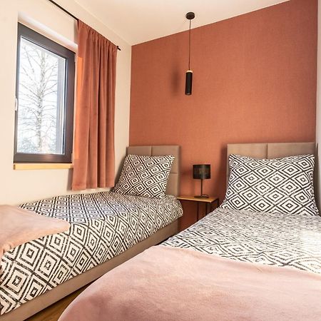 Zielona Zaba Hotel Derc ภายนอก รูปภาพ
